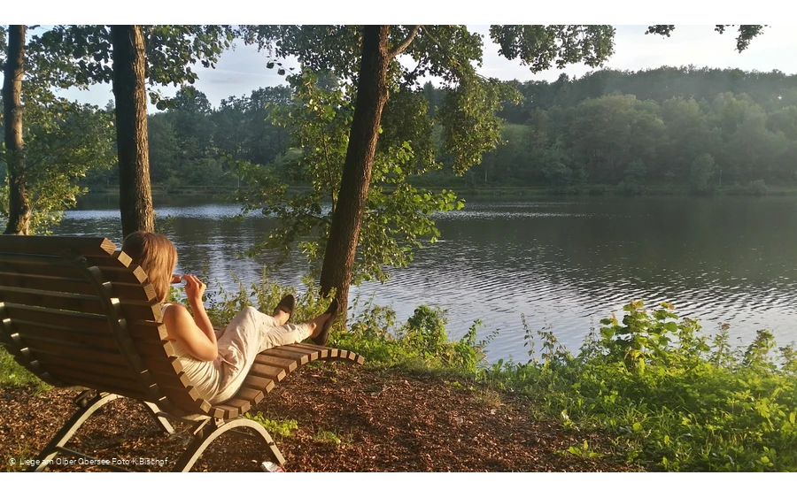 Liege-am-Olper-Obersee-Foto-K.-Bischof
