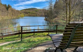 Eines der Waldsofas an der Fürwiggetalsperre