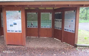 Informationshütte an Wanderparkplatz Nordhelle