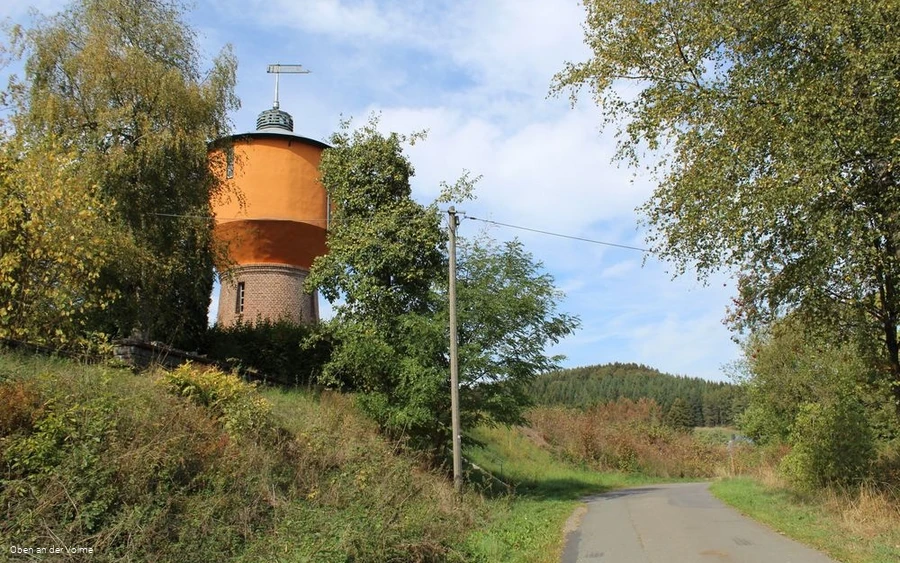 Der Wasserturm steht bei der Ortschaft Krummenerl Der Wasserturm steht bei der Ortschaft Krummenerl