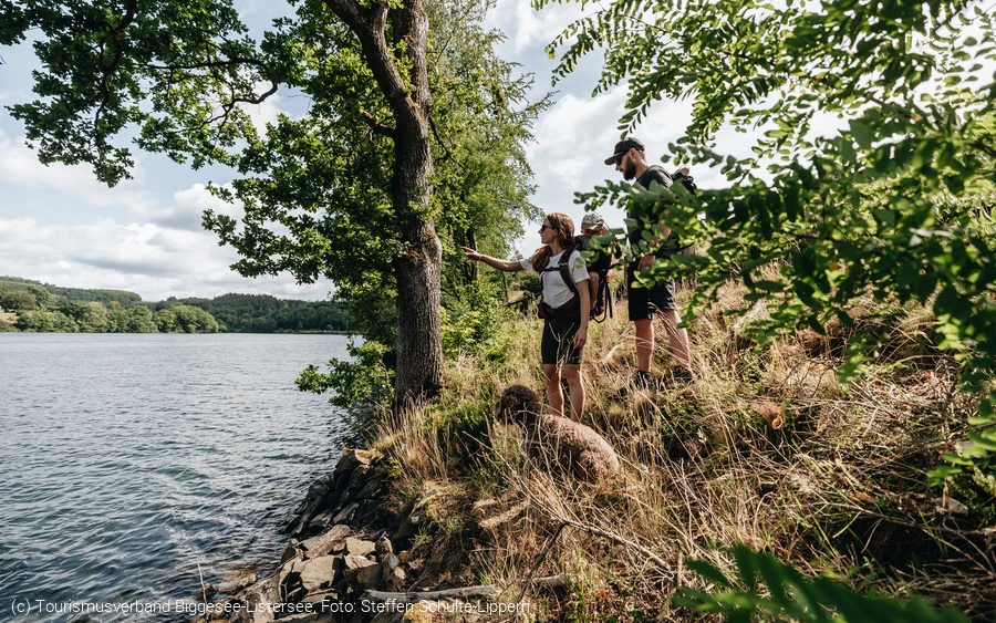 Wanderung Familie mit Hund