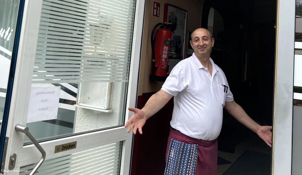 Pizzeria Sizilia mit Eigentümer
