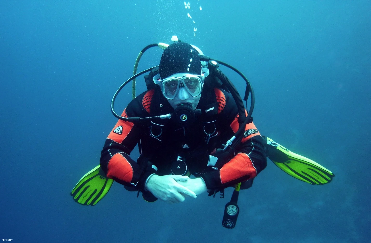 diver-668777_pixabay.jpg